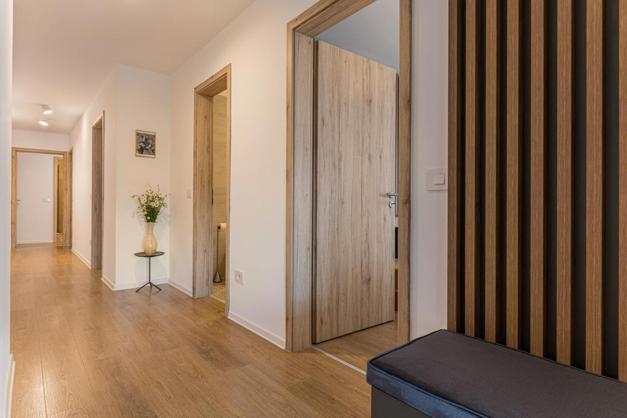 Mk Apartments Braşov Exteriör bild